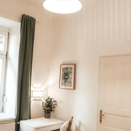 Daire Cozy And Charming Near Centre With 2 Bathrooms *