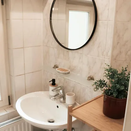 Daire Cozy And Charming Near Centre With 2 Bathrooms