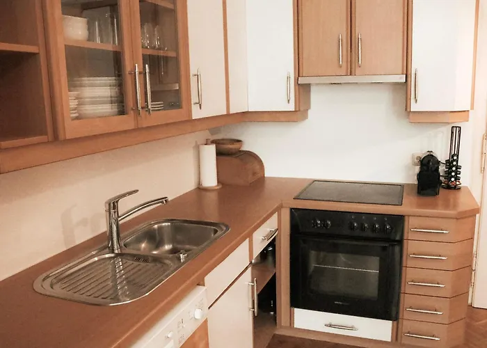 アパート Cozy And Charming Near Centre With 2 Bathrooms グラーツ