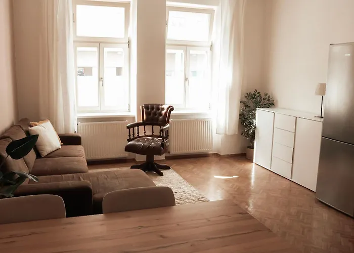 アパート Cozy And Charming Near Centre With 2 Bathrooms グラーツ