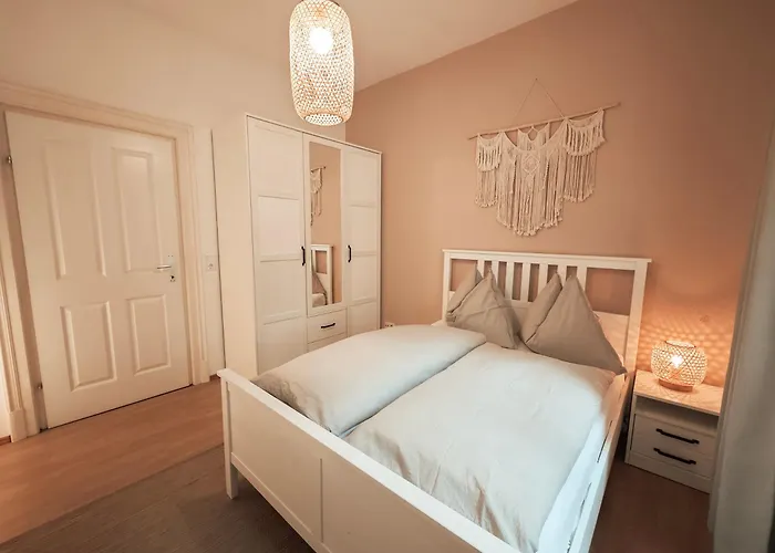 Cozy And Charming Near Centre With 2 Bathrooms グラーツ