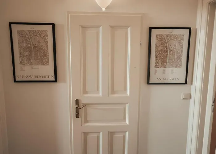 Cozy And Charming Near Centre With 2 Bathrooms アパート