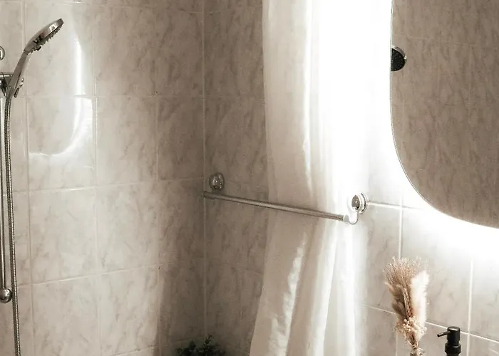 アパート Cozy And Charming Near Centre With 2 Bathrooms