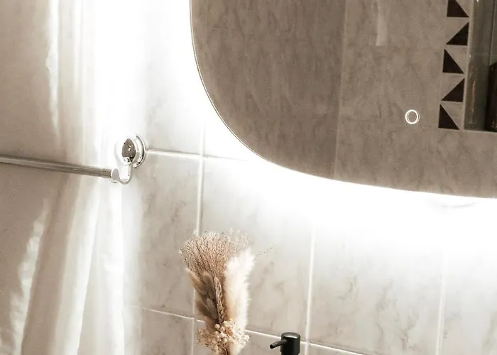 Cozy And Charming Near Centre With 2 Bathrooms Apartment